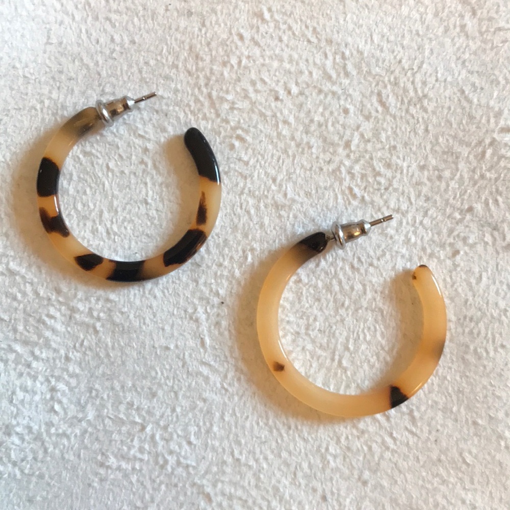 Machete Blonde Tortoise Mini Hoops Minimalist